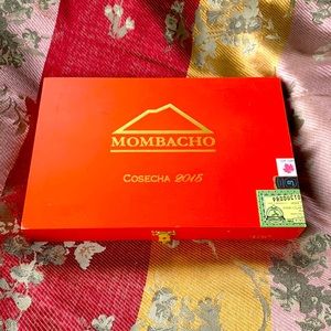 MOMBACHO CIGAR BOX